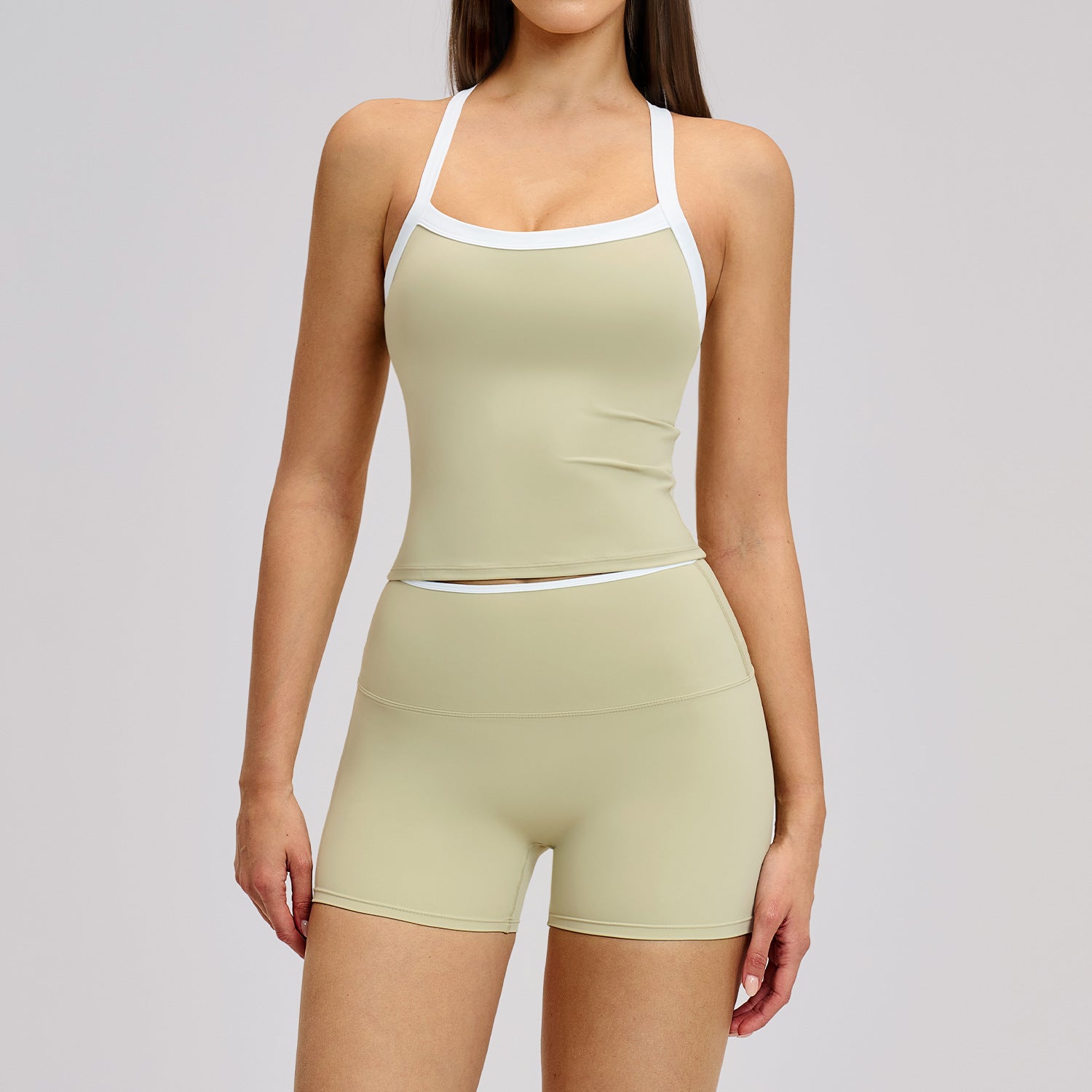 Nude-Feel Yoga Set Contrasting Colors, Crossed Back Design, Tight-Fitting Yoga Wear by Pear Form